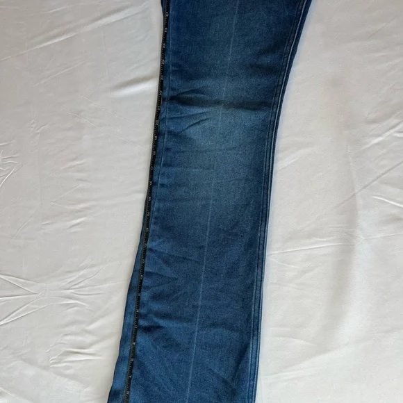 Leon Bridges Wrangler women’s Blue Jeans stretch westward high rise boot 27 x 32 - Picture 6 of 11